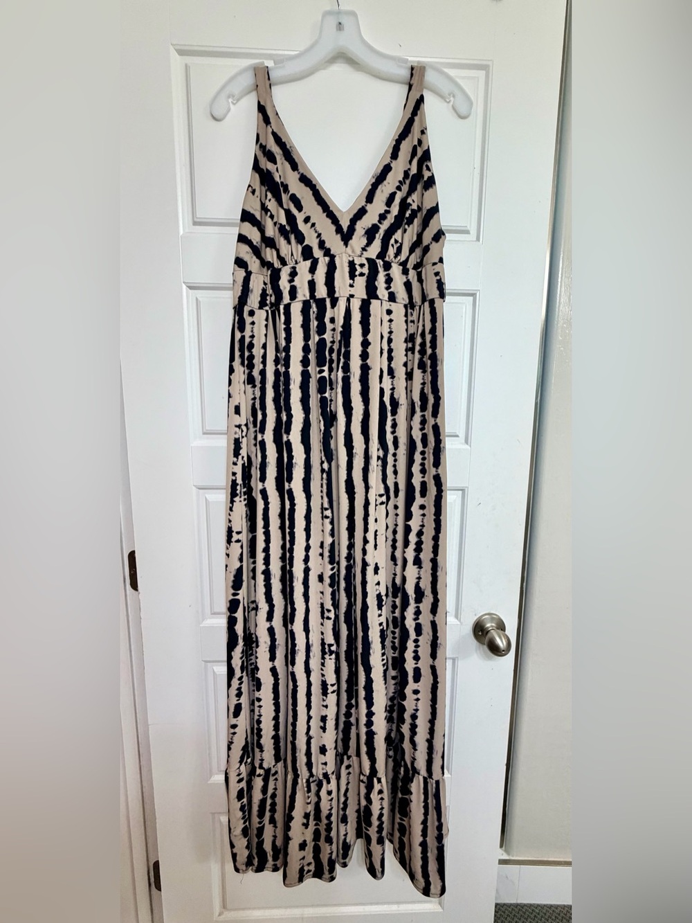 Tahari Black & Cream Tie-Dye Maxi Jumpsuit